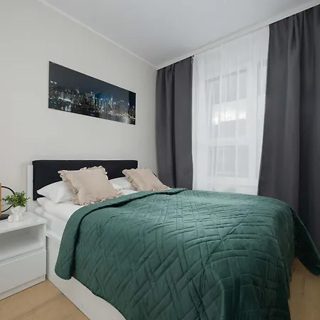 Elegant Aleje Jerozolimskie With Air Conditioning By Renters Lejlighed Warszawa