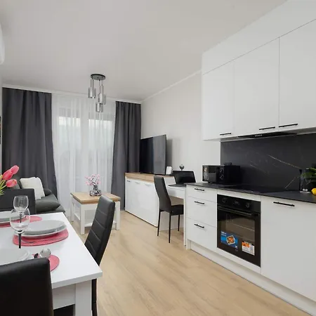 Elegant Aleje Jerozolimskie With Air Conditioning By Renters * Warszawa