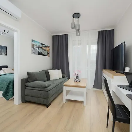 Elegant Aleje Jerozolimskie With Air Conditioning By Renters Warszawa